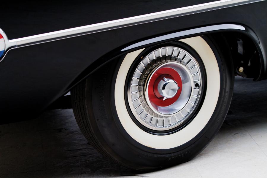  Chrysler 300C Convertible 1957 года  (фото 15 из 39)